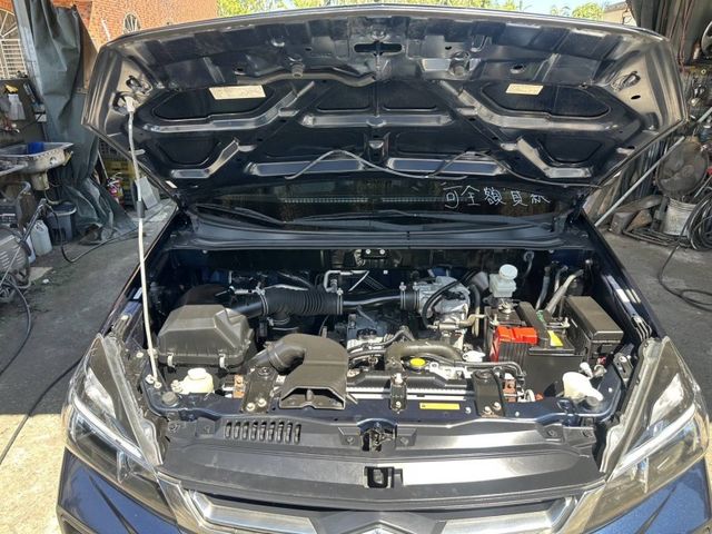 Mitsubishi Zinger  第11張相片