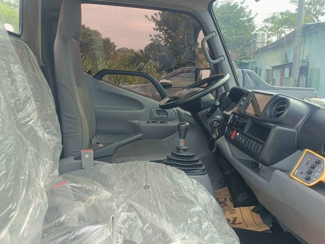 Hino 300  第1張相片