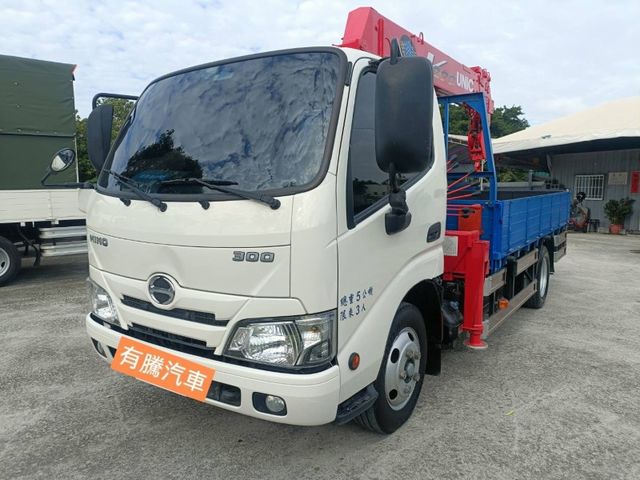 Hino 300  第8張相片