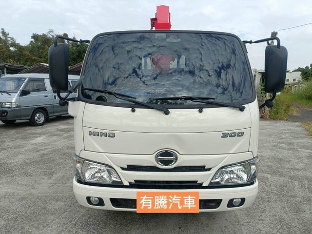 Hino 300  第9張相片