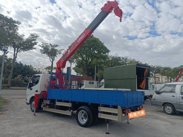 Hino 300  第14張相片