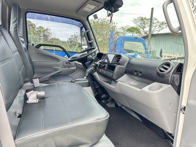 Hino 300  第1張相片