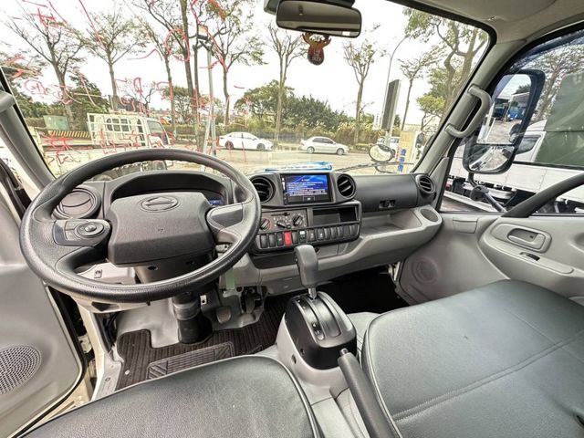 Hino 300  第2張相片