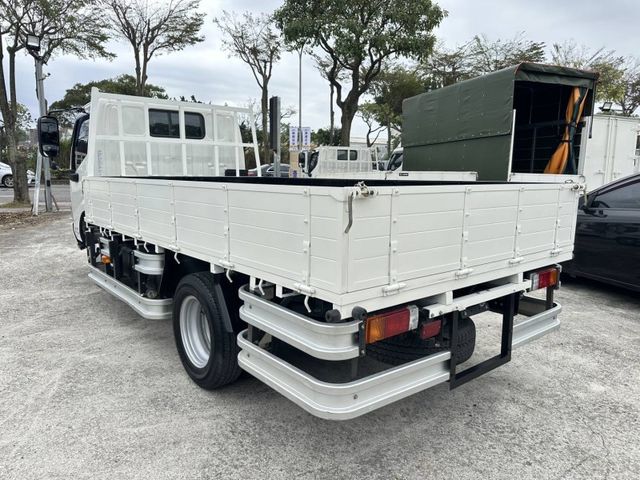 Hino 300  第8張相片