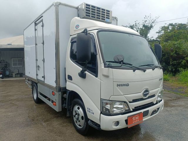 Hino 300  第8張相片