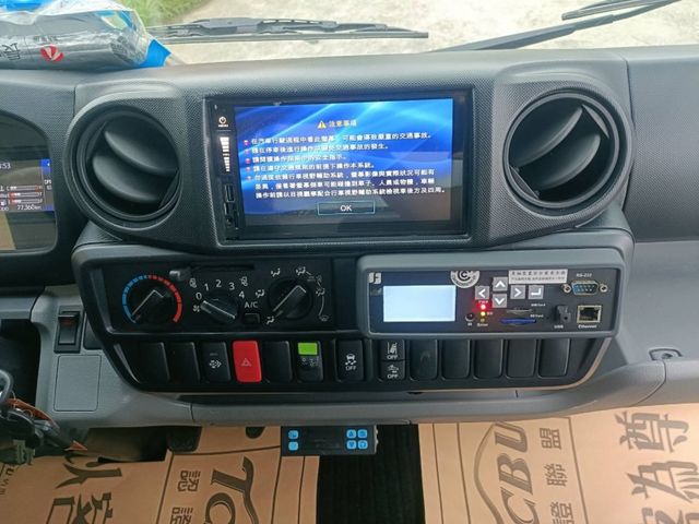Hino 300  第3張相片