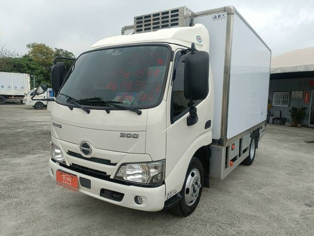 Hino 300  第6張相片