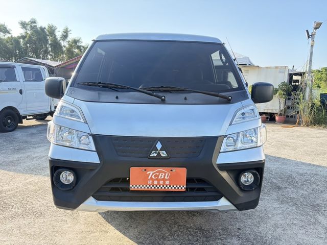 (實車實照實價)2020年/自排/5人座/空間大/車況內外漂亮/只跑8萬多公里  第6張相片