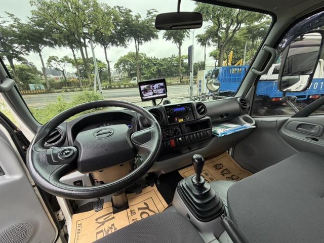 (實車實照實價)2021年/手排/四門高箱/車況漂亮/全車原鈑件/只跑10萬公里  第2張相片
