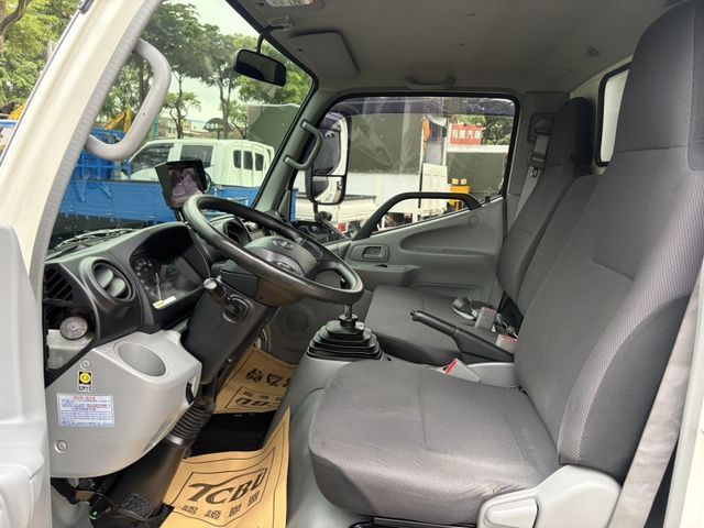 (實車實照實價)2021年/手排/四門高箱/車況漂亮/全車原鈑件/只跑10萬公里  第12張相片