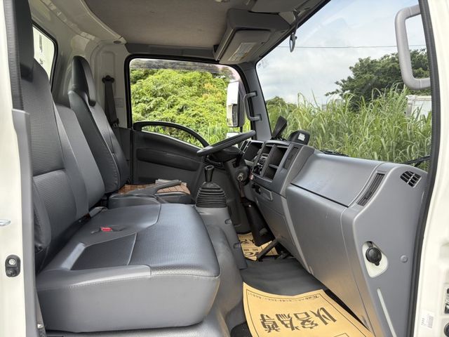 (實車實照實價)2018年/14呎/7.5噸/手排/大馬力/原漆原鈑件/跑5萬9  第13張相片