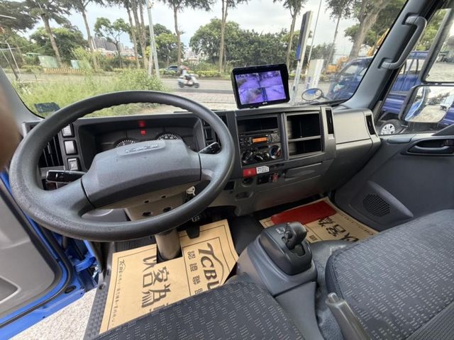 (實車實照實價)2016年/自排/可認證/實跑里程/全車花鈑/昇降尾門/車況超優  第1張相片