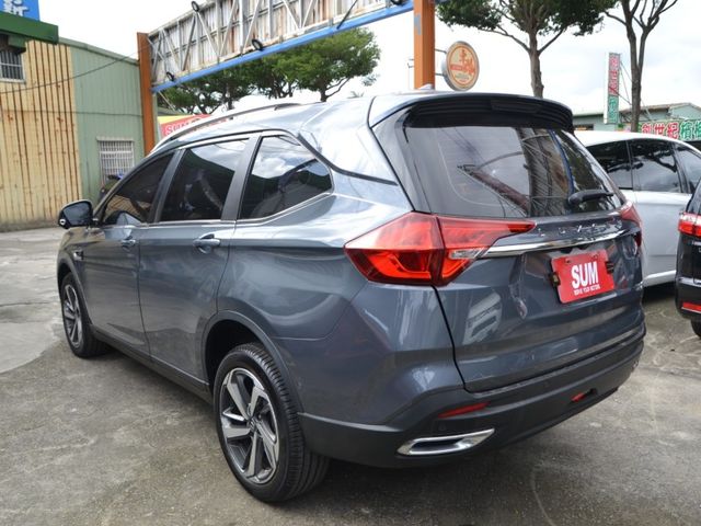 Luxgen URX  第3張相片