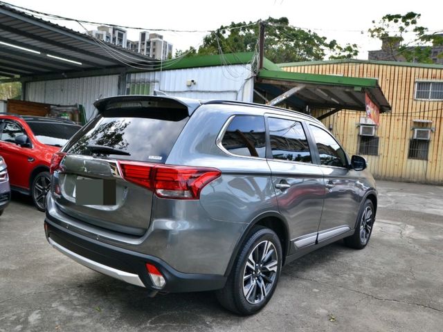 Mitsubishi Outlander  第25張相片
