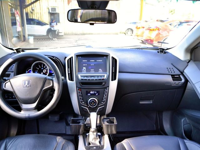 Luxgen U6 Turbo  第6張相片