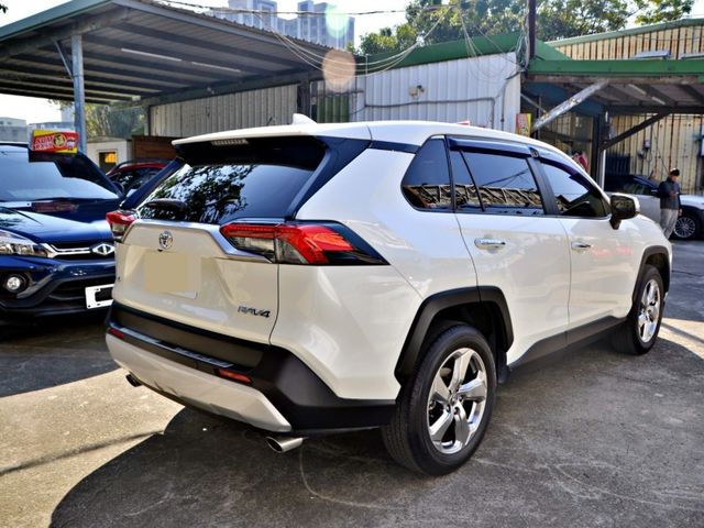 Toyota RAV4  第21張相片