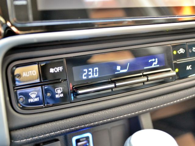 Toyota ALTIS  第13張相片