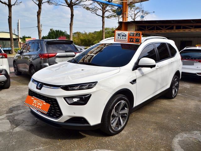 Luxgen URX  第1張相片