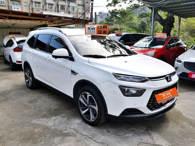 Luxgen URX  第2張相片