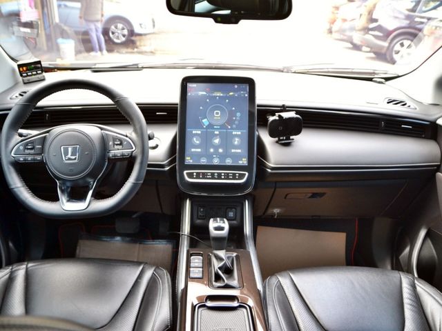 Luxgen URX  第4張相片