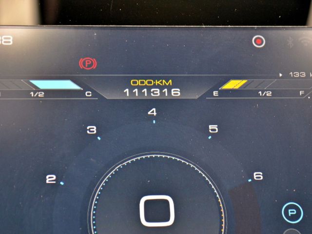 Luxgen URX  第7張相片