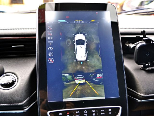 Luxgen URX  第12張相片