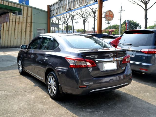 Nissan Sentra  第5張相片