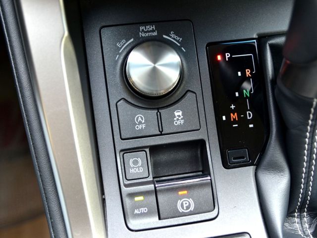Lexus NX  第18張相片