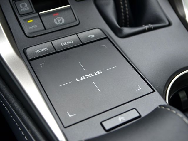 Lexus NX  第19張相片