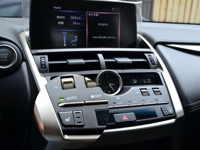 Lexus NX  第21張相片