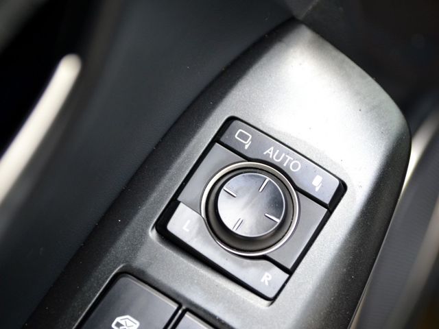 Lexus NX  第26張相片