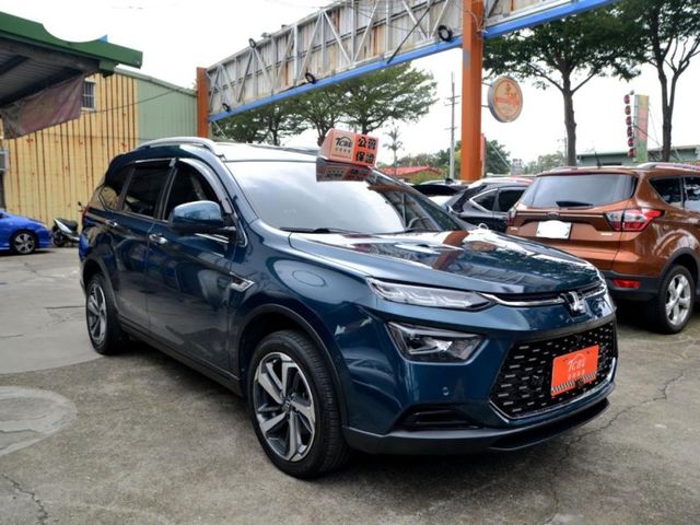 Luxgen URX  第4張相片