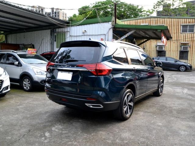 Luxgen URX  第7張相片