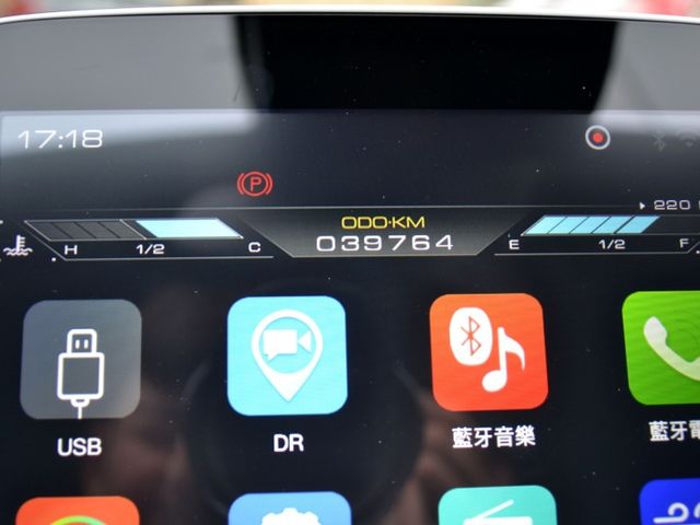 Luxgen URX  第11張相片