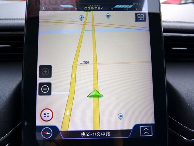 Luxgen URX  第20張相片
