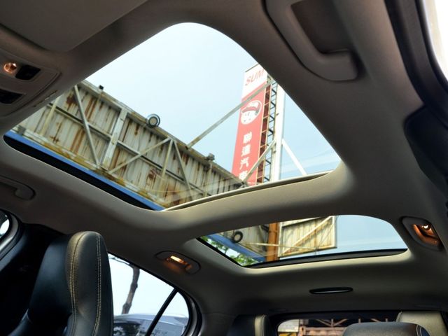 Mercedes-Benz/賓士 GLA200  第17張相片