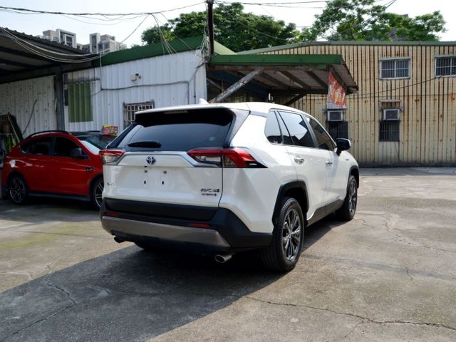 Toyota RAV4  第7張相片