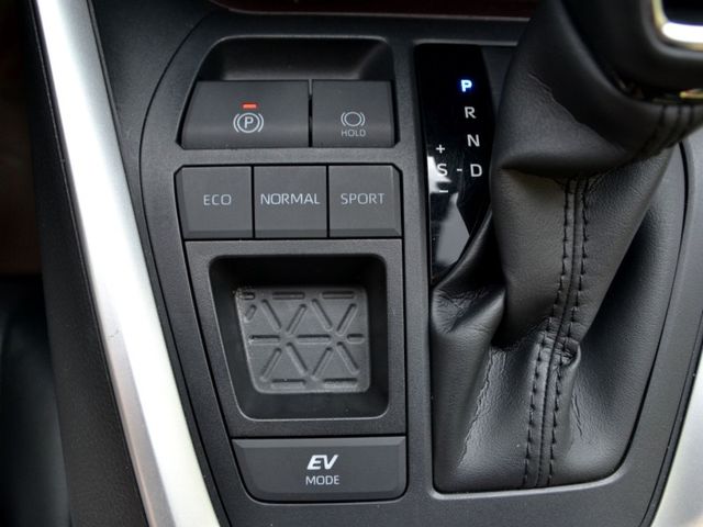 Toyota RAV4  第19張相片
