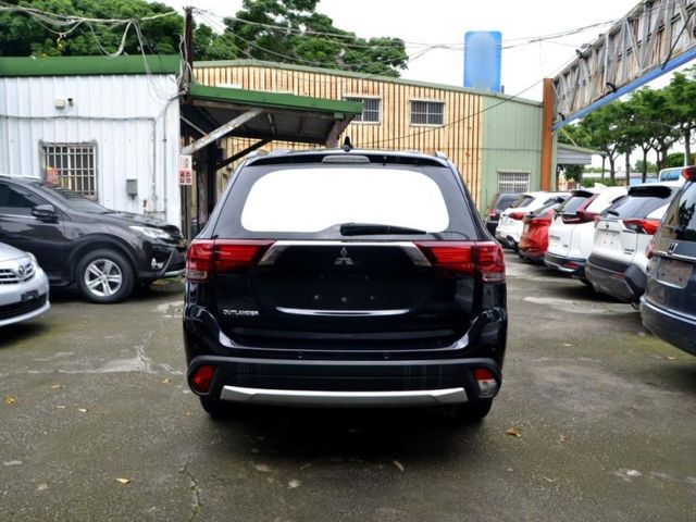 2021 Mitsubishi Outlander 《ACC主動跟車/原廠保養/自動頭燈/循跡防滑》  第6張相片