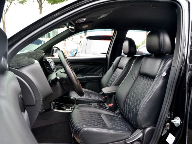 2021 Mitsubishi Outlander 《ACC主動跟車/原廠保養/自動頭燈/循跡防滑》  第8張相片