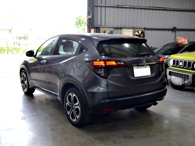 2019 Honda HR-V(NEW) 1.8 S《免鑰匙/胎壓監控/衛星導航/換檔撥片》  第5張相片