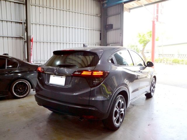 2019 Honda HR-V(NEW) 1.8 S《免鑰匙/胎壓監控/衛星導航/換檔撥片》  第7張相片