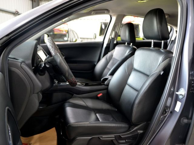 2019 Honda HR-V(NEW) 1.8 S《免鑰匙/胎壓監控/衛星導航/換檔撥片》  第11張相片