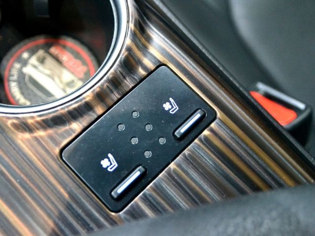 2019 Toyota Camry 2.5 Hybrid旗艦《ACC主動跟車/全景天窗/雙電動椅》  第20張相片