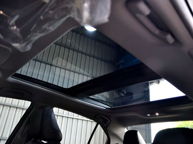 2019 Toyota Camry 2.5 Hybrid旗艦《ACC主動跟車/全景天窗/雙電動椅》  第21張相片