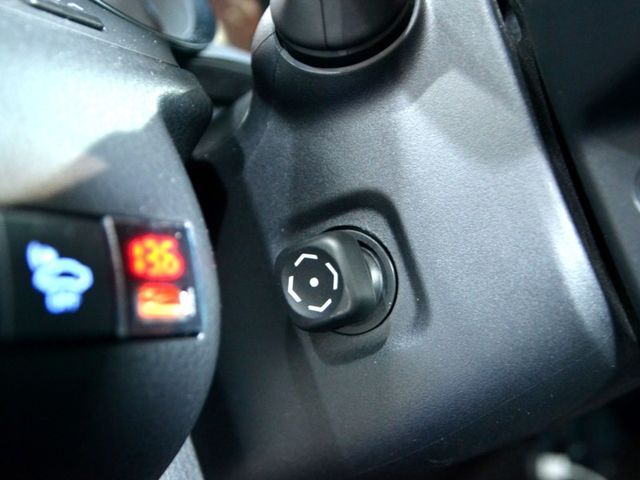 2019 Toyota Camry 2.5 Hybrid旗艦《ACC主動跟車/全景天窗/雙電動椅》  第24張相片