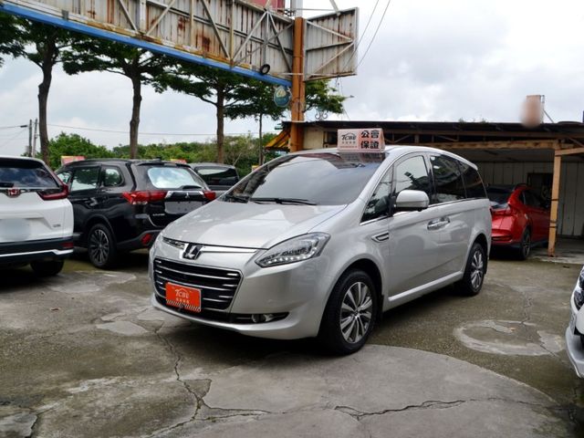 Luxgen M7  第3張相片