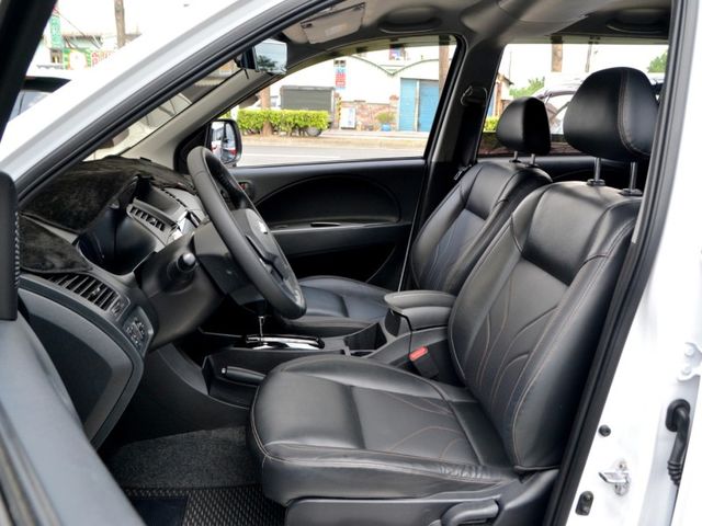 Mitsubishi Zinger  第9張相片