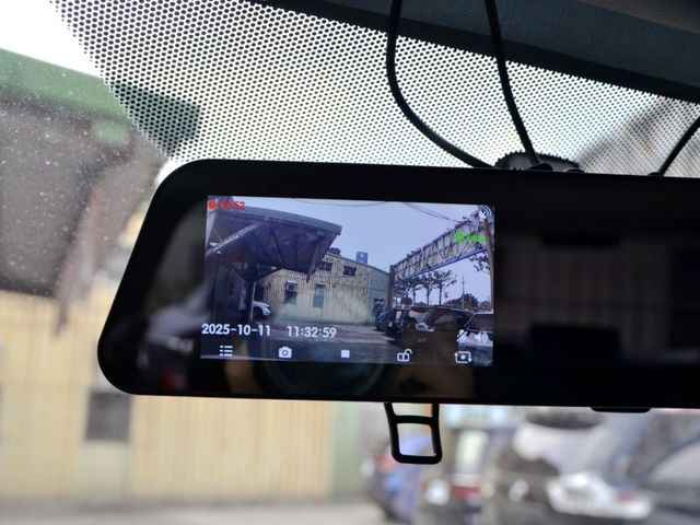 Mitsubishi Zinger  第12張相片