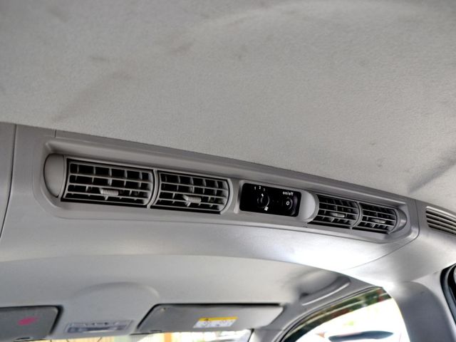 Mitsubishi Zinger  第14張相片